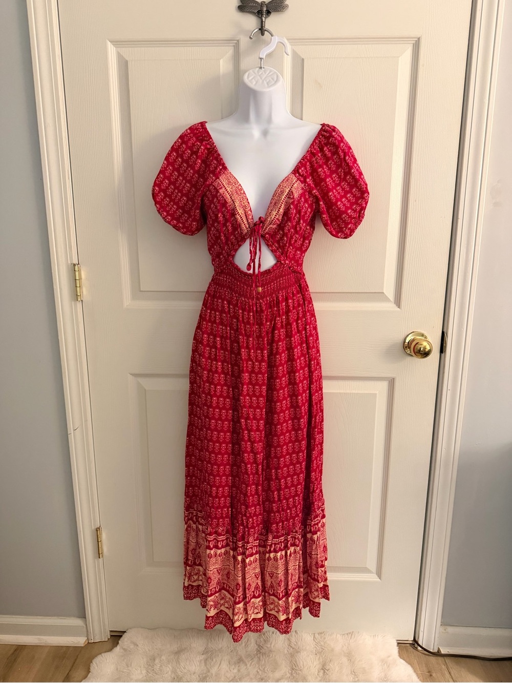 Cute red maxi dress Size Medium